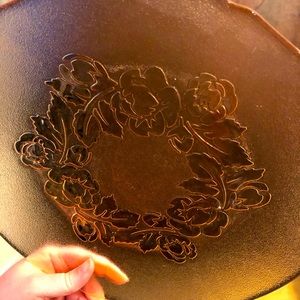 4 matching floral glass plates